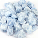 Calcit Rohsteine hellblau Ø ca. 20 – 50 mm Edelsteine Heilsteine bei Wunderstein24