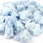 Calcit Rohsteine hellblau Ø ca. 20 – 50 mm Edelsteine Heilsteine bei Wunderstein24