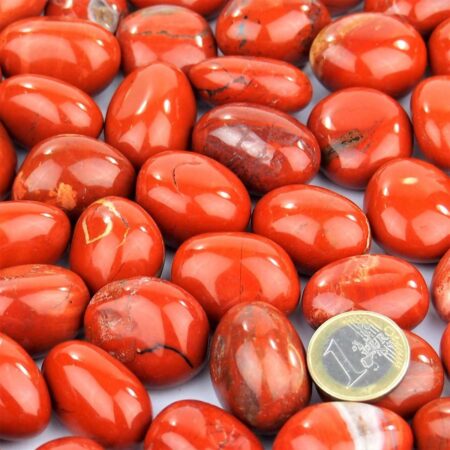 Jaspis Trommelsteine rot handpoliert Ø ca. 28 – 40 mm Edelsteine Heilsteine bei Wunderstein24