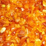 Natürlicher Baltischer Bernstein poliert Ø ca. 5 – 10 mm Edelsteine Heilsteine bei Wunderstein24