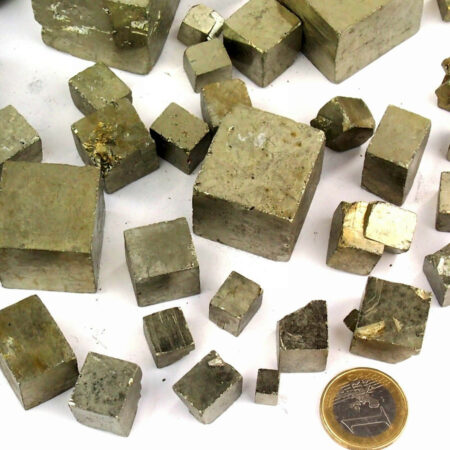 Pyrit Würfel natur Ø ca. 10 – 50 mm Edelsteine Heilsteine bei Wunderstein24