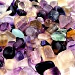 Fluorit Trommelsteine bunt Ø 10 – 25 mm Edelsteine Heilsteine bei Wunderstein24