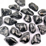 Schungit Trommelsteine Ø ca. 35 – 60 mm Edelsteine Heilsteine bei Wunderstein24