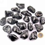 Schungit Trommelsteine Ø ca. 35 – 60 mm Edelsteine Heilsteine bei Wunderstein24