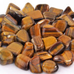 Tigerauge Trommelsteine Ø ca. 30 – 45 mm Edelsteine Heilsteine bei Wunderstein24