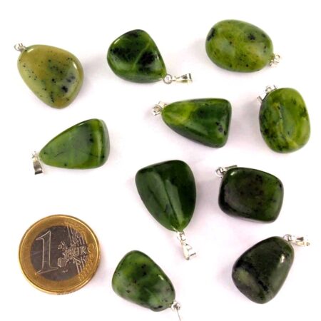 Nephrit | Jade Anhänger mit silberner Öse Edelsteine Heilsteine bei Wunderstein24