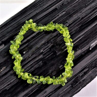 Olivin | Peridot Edelstein Armband flexibel und dehnbar Edelsteine Heilsteine bei Wunderstein24