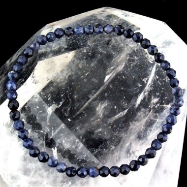 Saphir facettiert Edelstein Armband flexibel und dehnbar Edelsteine Heilsteine bei Wunderstein24
