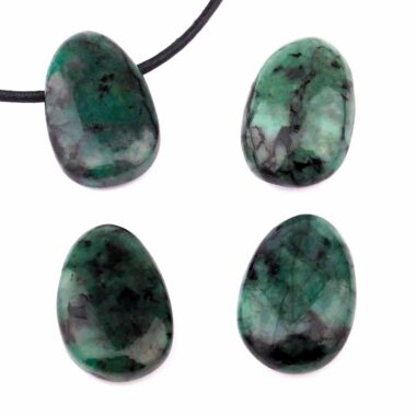 Smaragd Cabochon Anhänger seitlich gebohrt Edelsteine Heilsteine bei Wunderstein24