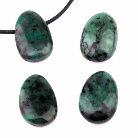 Smaragd Cabochon Anhänger seitlich gebohrt Edelsteine Heilsteine bei Wunderstein24