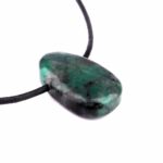Smaragd Cabochon Anhänger seitlich gebohrt Edelsteine Heilsteine bei Wunderstein24
