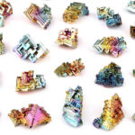 Wismut (Bismuth) Kristall Stufe 15 – 20 g / Stck Ø je 30 – 40 mm in einzigartiger Qualität und Farbe Edelsteine Heilsteine bei Wunderstein24