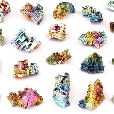 Wismut (Bismuth) Kristall Stufe 15 – 20 g / Stck Ø je 30 – 40 mm in einzigartiger Qualität und Farbe Edelsteine Heilsteine bei Wunderstein24