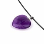 Amethyst Herz – Anhänger mit silberner Öse Edelsteine Heilsteine bei Wunderstein24