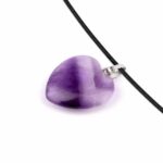 Amethyst Herz – Anhänger mit silberner Öse Edelsteine Heilsteine bei Wunderstein24