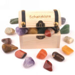Schatzkiste | Piraten – Schatztruhe aus Holz Edelsteine Heilsteine bei Wunderstein24