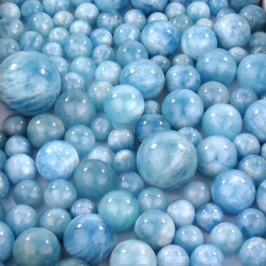 Aquamarin Kugel Ø 28 mm aus Brasilien in bester Qualität und Farbe Edelsteine Heilsteine bei Wunderstein24