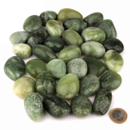 Jade | Serpentin Trommelsteine handpoliert Ø ca. 35 – 50 mm Edelsteine Heilsteine bei Wunderstein24