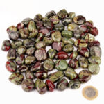 Drachenblut Jaspis Trommelsteine Ø ca. 15 – 25 mm Edelsteine Heilsteine bei Wunderstein24