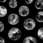 Bergkristall Kugel Ø 33 – 34 mm transparent und glasklar aus Brasilien Edelsteine Heilsteine bei Wunderstein24