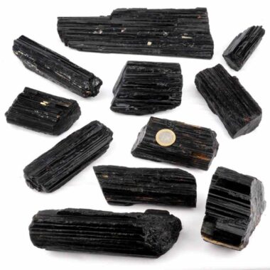 großer Turmalin Kristall schwarz 900 – 1000 g aus Madagaskar Edelsteine Heilsteine bei Wunderstein24