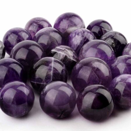 Amethyst Kugel Ø 27 – 28 mm aus Brasilien in sehr schöner Farbe Edelsteine Heilsteine bei Wunderstein24
