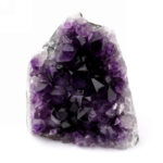 große Amethyst Stufe mit Standfläche aus Uruguay in bester Farbe Edelsteine Heilsteine bei Wunderstein24
