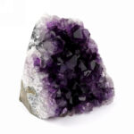 große Amethyst Stufe mit Standfläche aus Uruguay in bester Farbe Edelsteine Heilsteine bei Wunderstein24