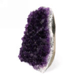 große Amethyst Stufe mit Standfläche aus Uruguay in bester Farbe Edelsteine Heilsteine bei Wunderstein24